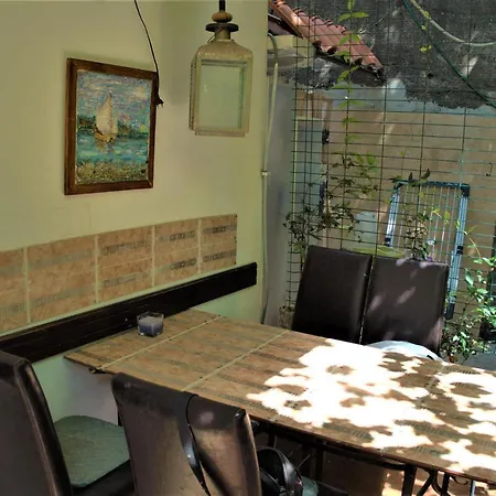 With Swimming Pool With Bathroom, Kitchen, Patio, Private Parking 2* ブドヴァ