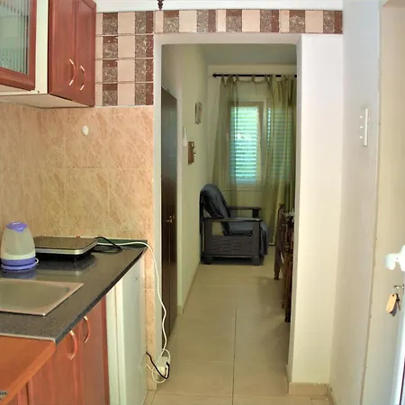 アパートホテル With Swimming Pool With Bathroom, Kitchen, Patio, Private Parking 2*