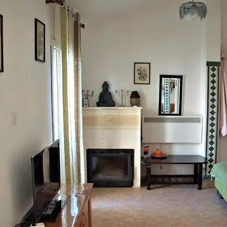 With Swimming Pool With Bathroom, Kitchen, Patio, Private Parking アパートホテル 2*