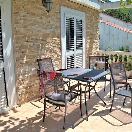 アパートホテル With Swimming Pool With Bathroom, Kitchen, Patio, Private Parking 2*