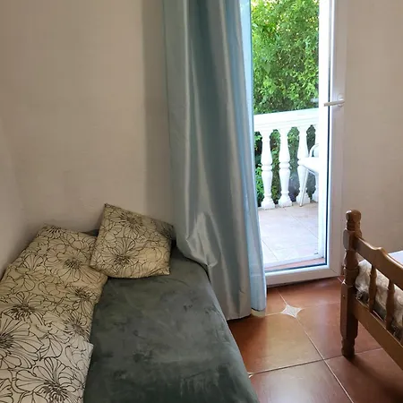 With Swimming Pool With Bathroom, Kitchen, Patio, Private Parking アパートホテル 2*