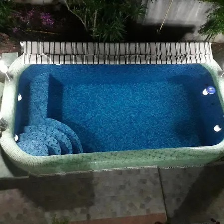 With Swimming Pool With Bathroom, Kitchen, Patio, Private Parking アパートホテル 2*