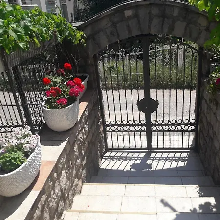 With Swimming Pool With Bathroom, Kitchen, Patio, Private Parking ブドヴァ
