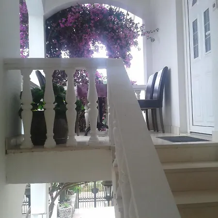 With Swimming Pool With Bathroom, Kitchen, Patio, Private Parking Aparthotel 2*